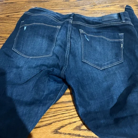 Ripped jeans - Picture 2 of 2